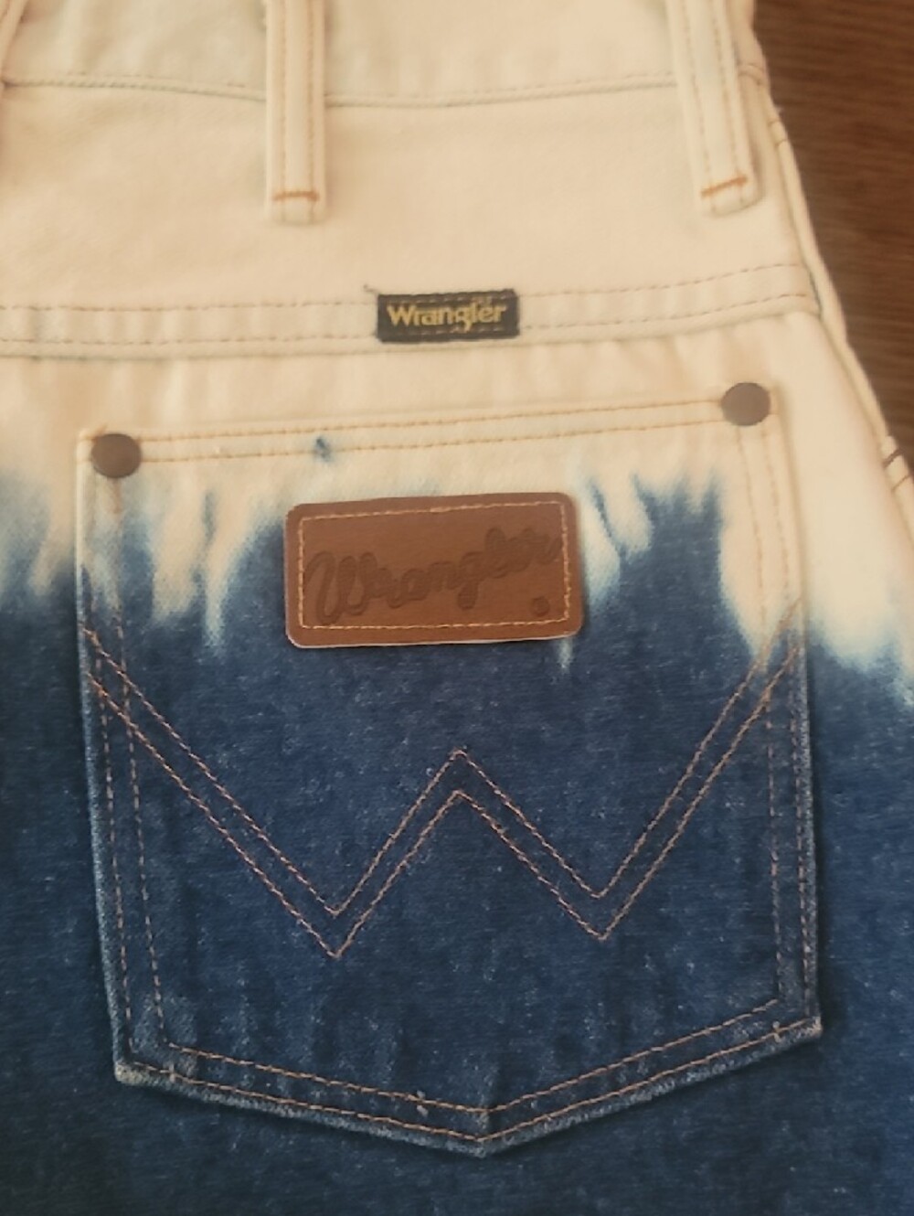 Wrangler Two-Tone Dip-Dye Denim Shorts - Blue & Cream Vintage - Picture 2 of 3